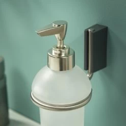 Tiger Zeepdispenser Cliqit Hangend Donkergrijs RVS 4 Tiger Zeepdispenser Cliqit Hangend Donkergrijs RVS -Gamma Badkamer Winkel 123 1365