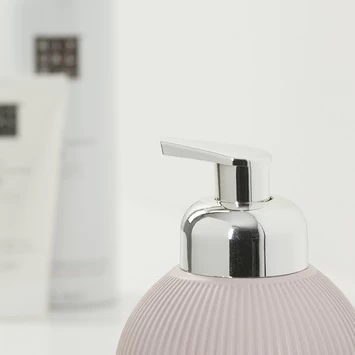 Sealskin Zeepdispenser Convex Lichtroze Sealskin Zeepdispenser Convex Lichtroze -Gamma Badkamer Winkel 123 3440