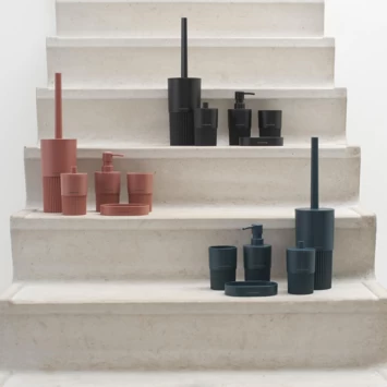 Sealskin zeepdispenser Brave staand donkerroze Sealskin Zeepdispenser Brave Staand Donkerroze -Gamma Badkamer Winkel 123 3478