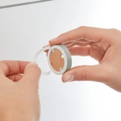 Tesa Handdoekhouder Ekkro 2-armig Flexibel 5 Tesa Handdoekhouder Ekkro 2-armig Flexibel -Gamma Badkamer Winkel 123 3927