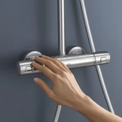 Grohe Douchesysteem Vitalio Joy 310 Cooltouch Met Thermostaatkraan QuickFix Chroom -Gamma Badkamer Winkel 123 6116