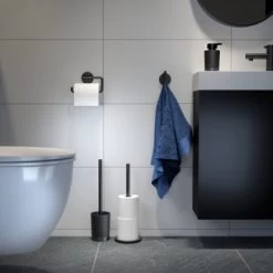 Tiger Vrijstaande Reserverolhouder Tune Zwart -Gamma Badkamer Winkel 123 7265