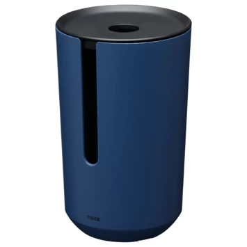 Tiger Reserverolhouder TESS met deksel vrijstaand blauw/zwart Tiger Reserverolhouder TESS Met Deksel Vrijstaand Blauw/zwart -Gamma Badkamer Winkel 123 7563