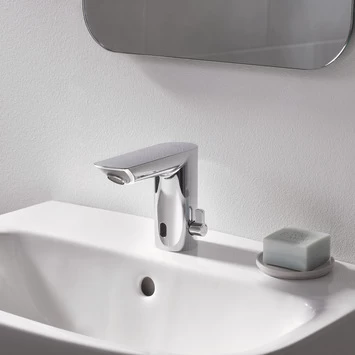 GROHE wastafelkraan Bau Cosmopolitan met infrarood sensor Chroom 13cm GROHE Wastafelkraan Bau Cosmopolitan Met Infrarood Sensor Chroom 13cm -Gamma Badkamer Winkel 123 882