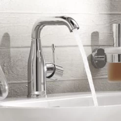 GROHE Wastafelkraan Essence M-size Met Hendel En Waste Chroom 4 GROHE Wastafelkraan Essence M-size Met Hendel En Waste Chroom -Gamma Badkamer Winkel 123 938